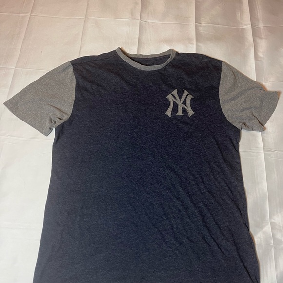 Men's XL New York Yankees T-Shirt - Picture 1 of 5